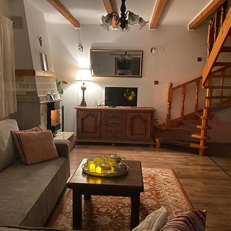 Casuta-Lacului Unciuc Bagian luar foto