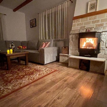 Casuta-Lacului Unciuc Bagian luar foto