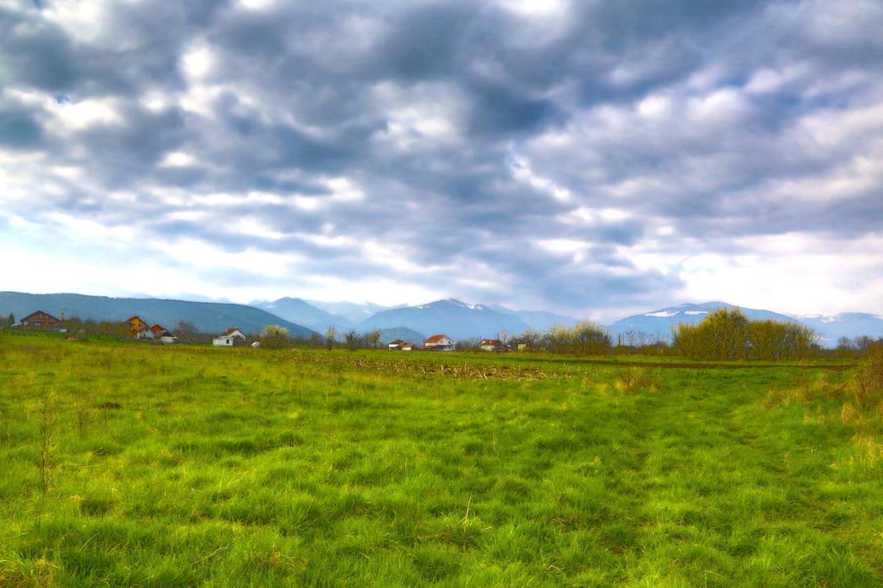 Casuta-Lacului Unciuc Bagian luar foto