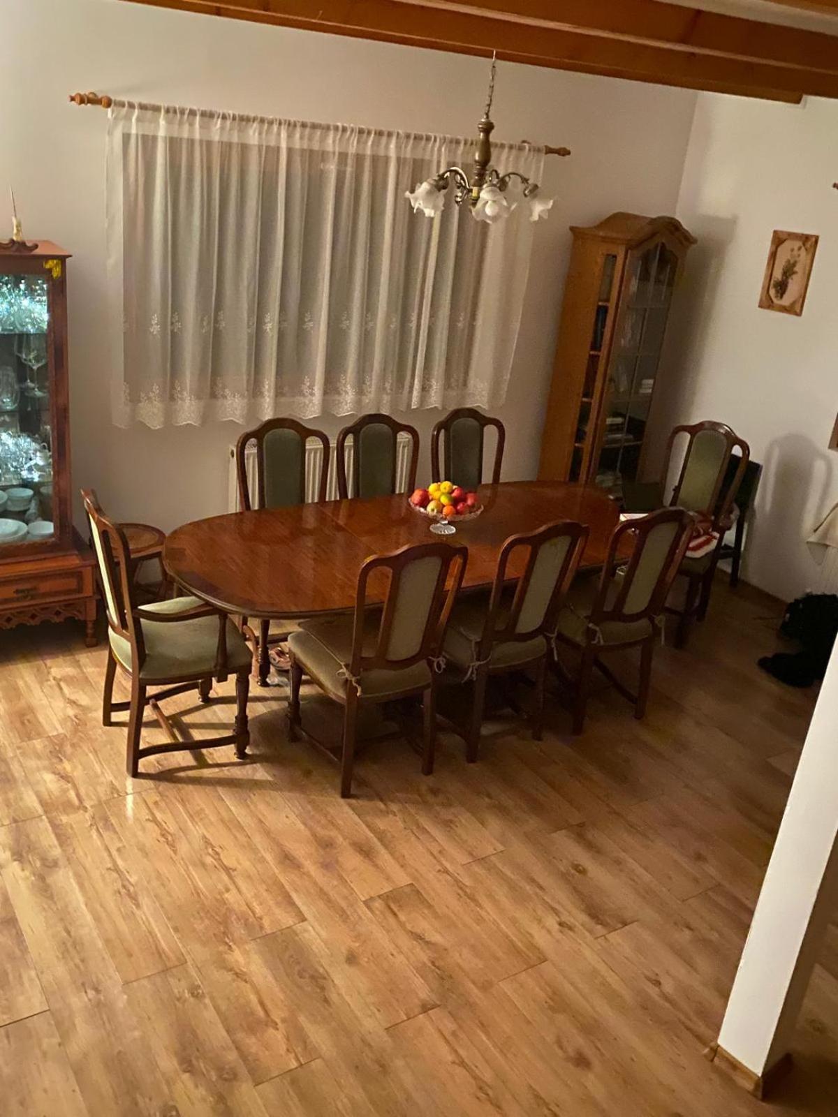 Casuta-Lacului Unciuc Bagian luar foto