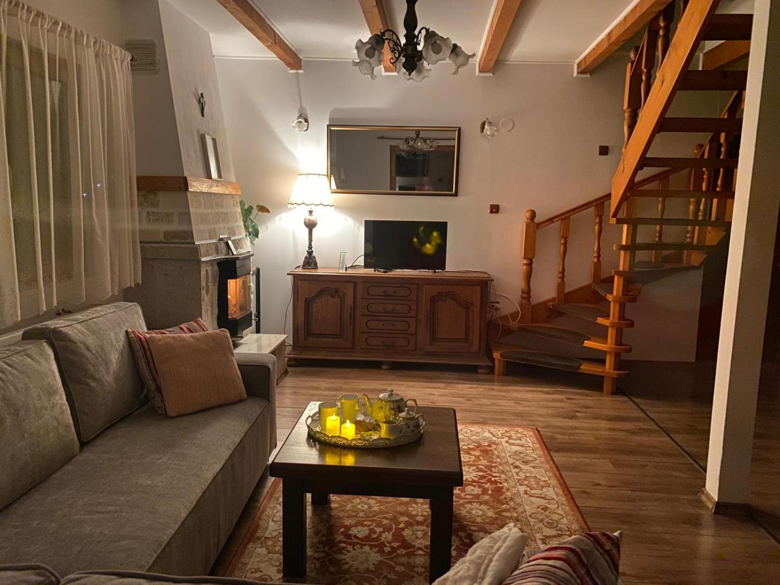Casuta-Lacului Unciuc Bagian luar foto
